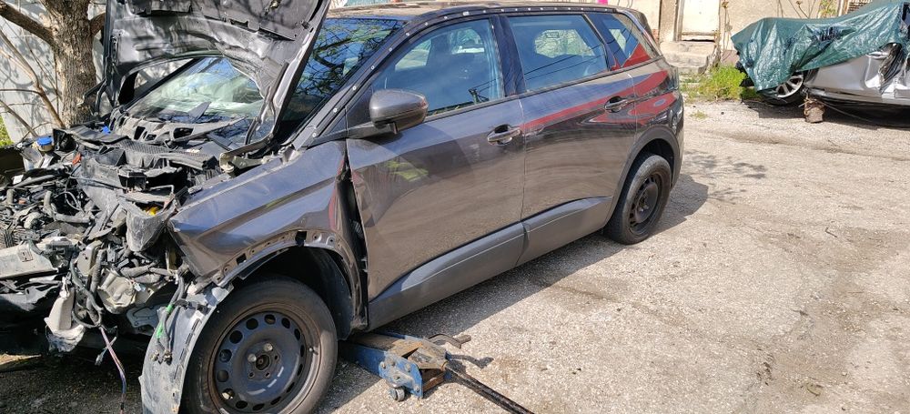 Peugeot 5008 7 места 1.5hdi YH01 131кс за части