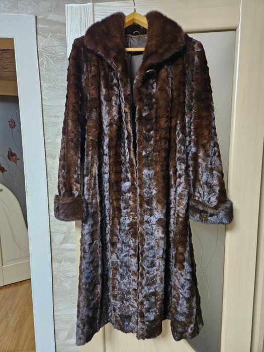 Продам норковую шубу