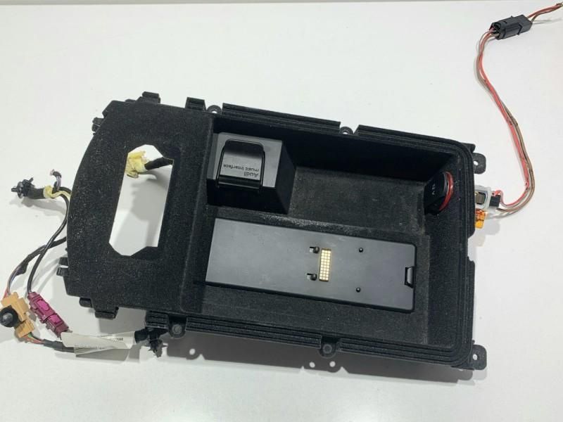 Spatiu depozitare cotiera cu priza usb aux Audi A7 4g 4G0864981C Limuz