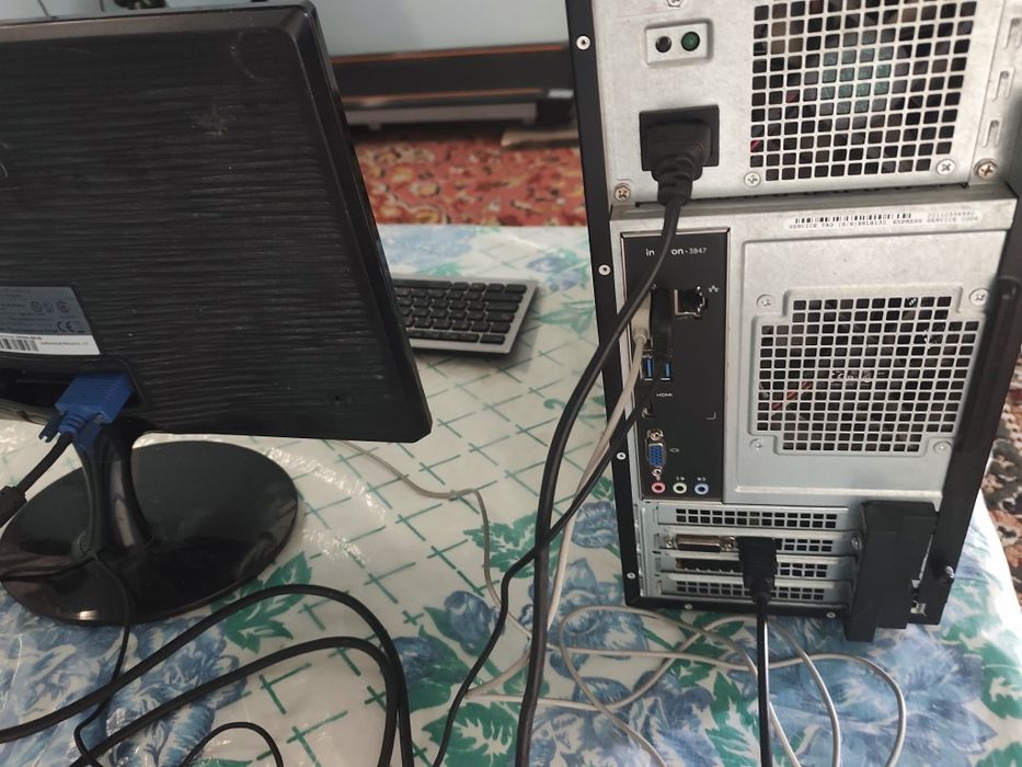 DELL Kompyuter PC, Windows 10, Intel Core i3 4-Gen, 60 GB SSD, 320 GB