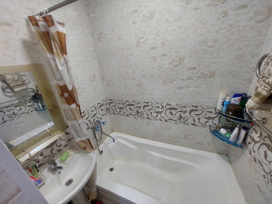 Квартира сотилади.