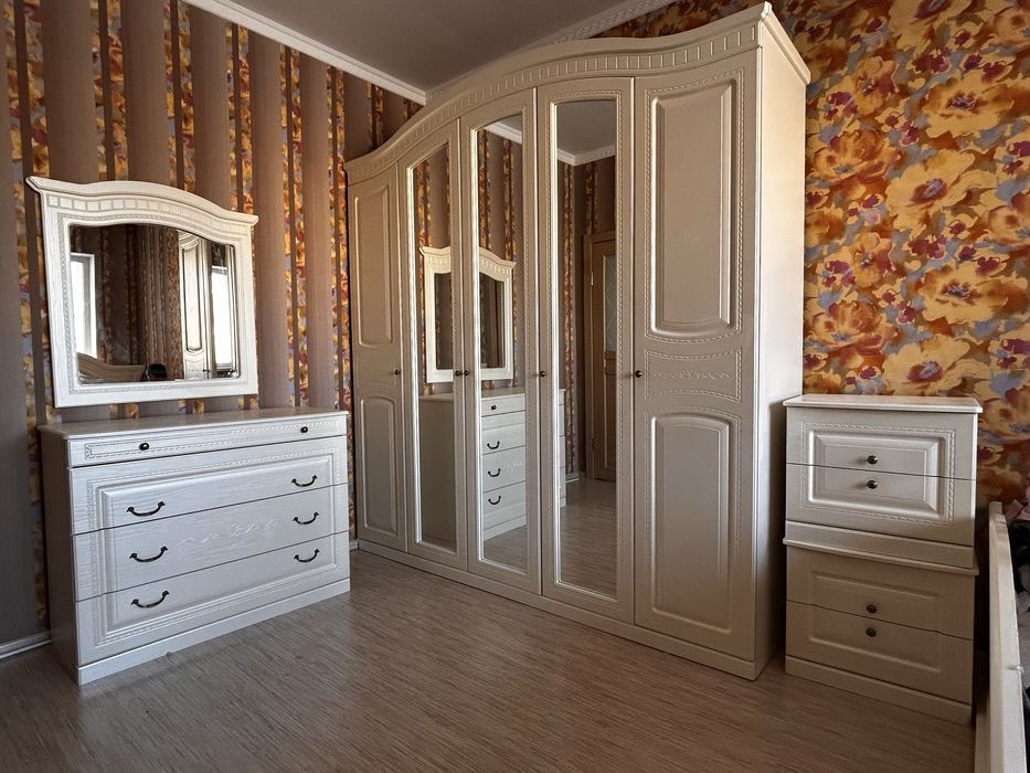 Спальный гарнитур