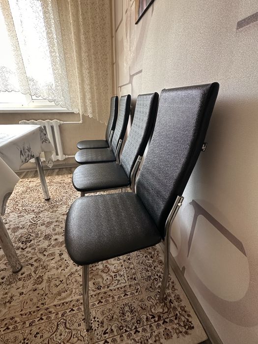 Продам стол и стулья