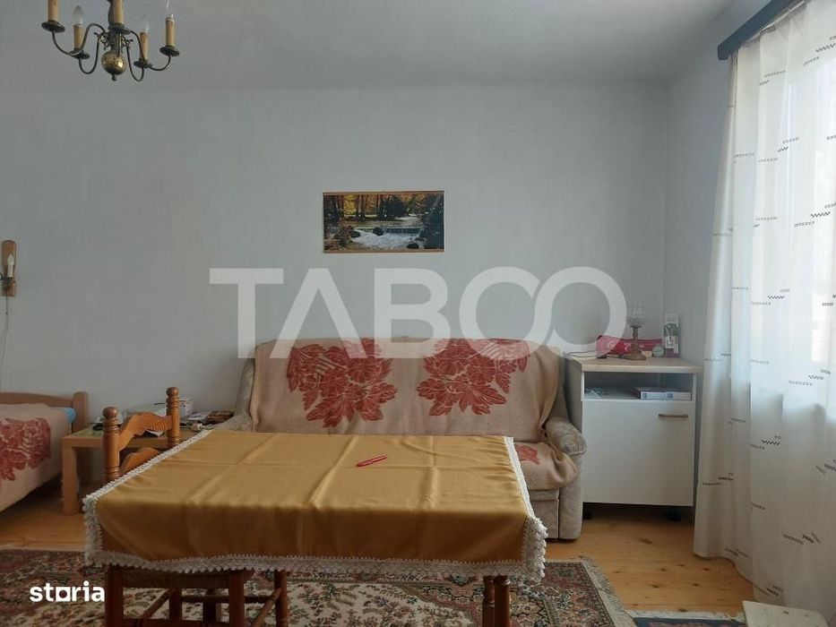 Casa si curte individuala 2 corpuri de casa separate 4 camere gradina