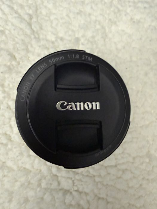 Canon 2000D + 2 обектива