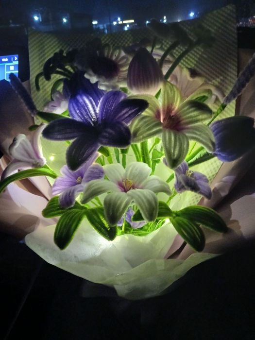 Qoʻlda yasalgan gullar