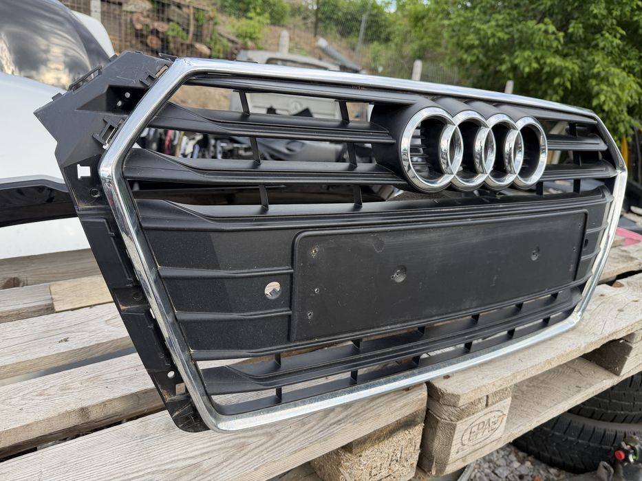 Решетка Audi A4 B9 2019 год.-
