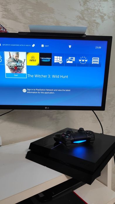 Playstation 4 ( Ps4 ) + controller