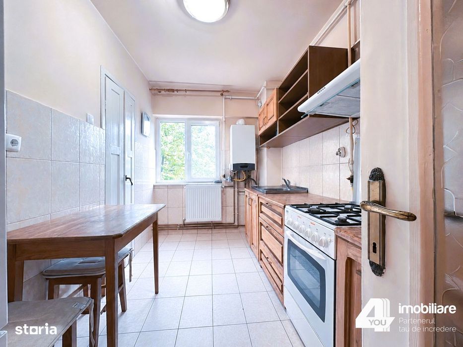 Apartament 2 camere Zona Boul Rosu , 70 mp, et. 1/4 cu termoteca