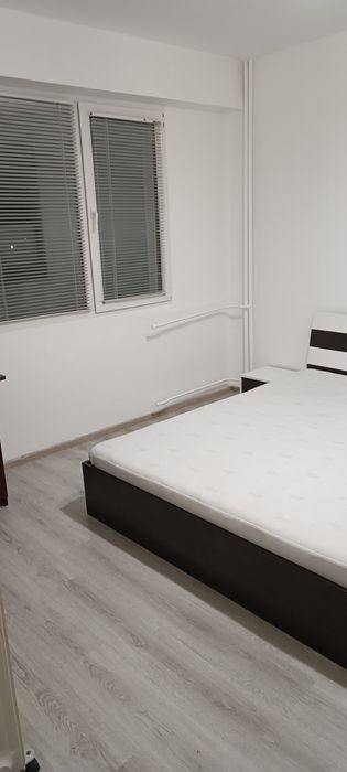 Продава двустаен апартамент Перник кв.Изток