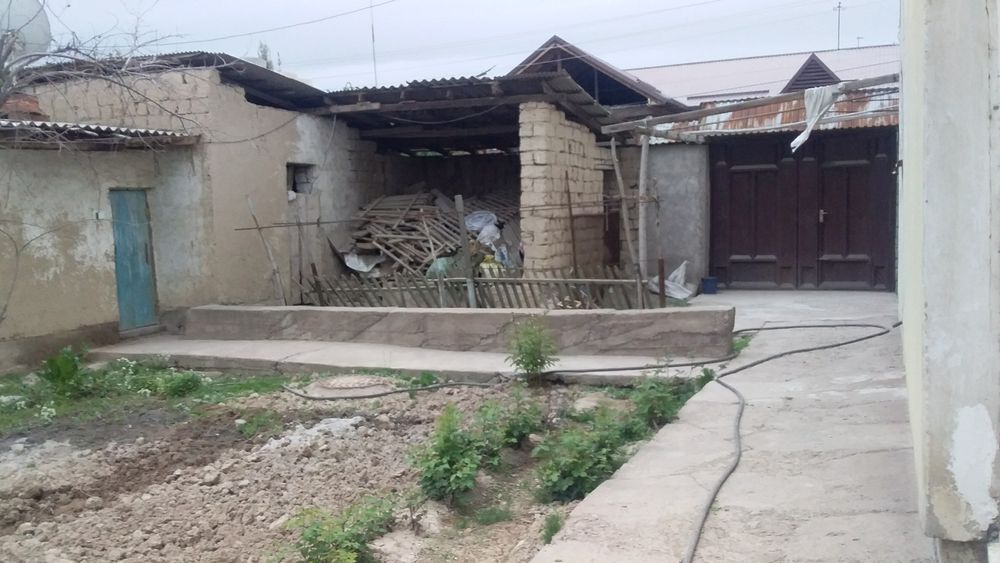 Тошкент вилояти Пискент тумани Бирлик кўчаси 50 уй сотилади