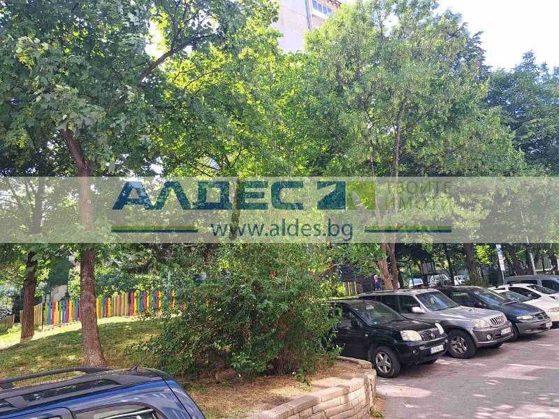 Продава се Двустаен апартамент в София, Център - 67 кв.м за 2687 €/кв.м - Снимка #11