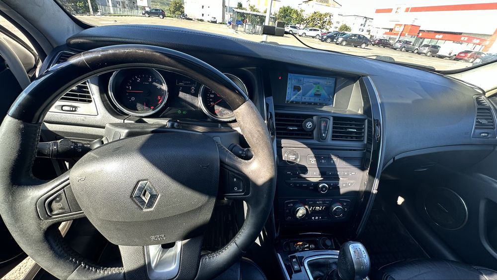 RENAULT Latitude 2012 — imagine 4
