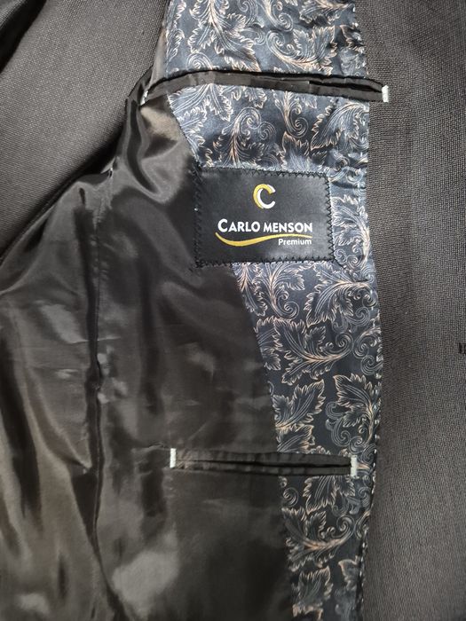 Vând costum, 2 piese, culoare maro