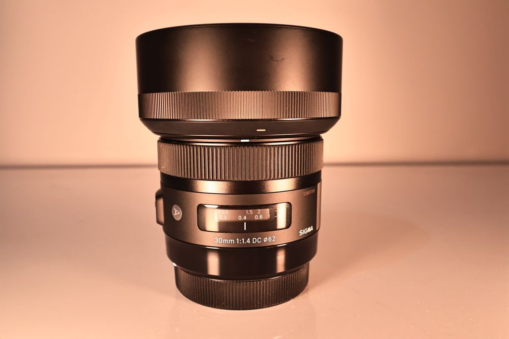 Obiectiv ef-s sigma 30 mm f 1.4 DC, montura Canon