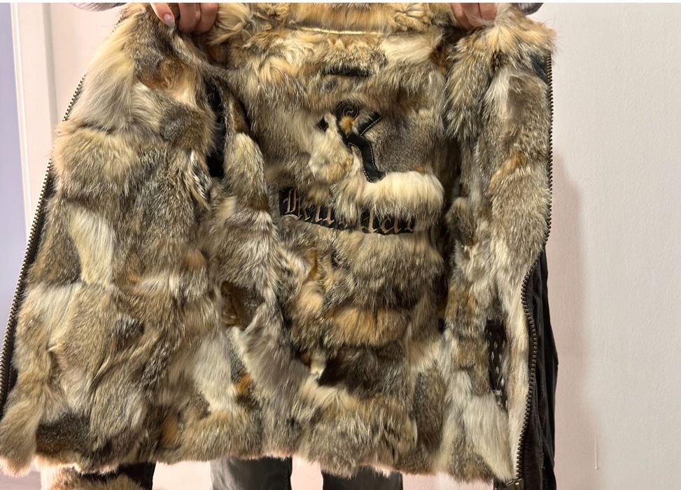Куртка женская кожаная с мехом волка