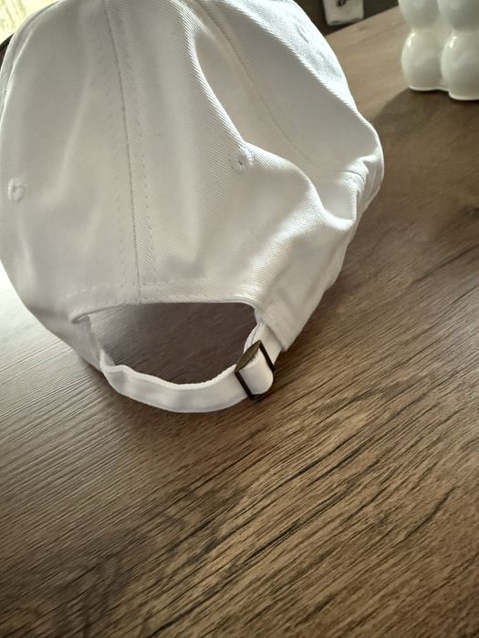 Шапка с козирка Alo Yoga