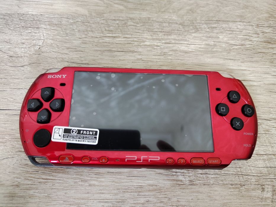 PSP 3000 красный