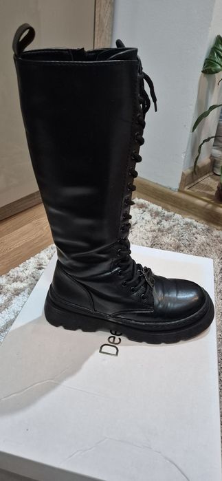 Vand cizme fete marimea 35