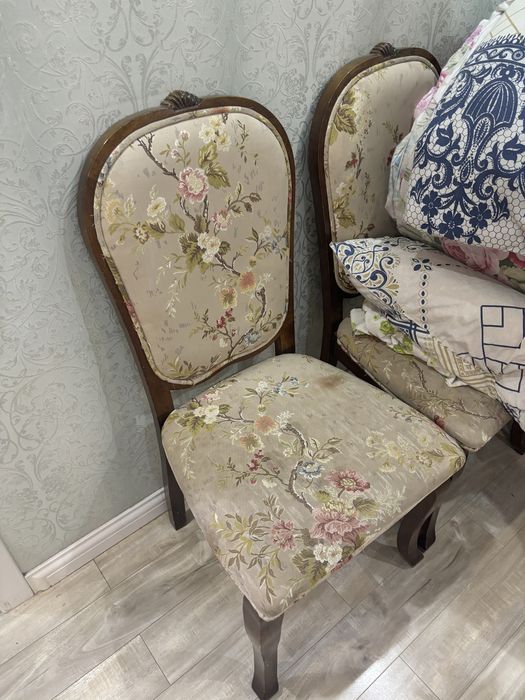 Стулья гостевые