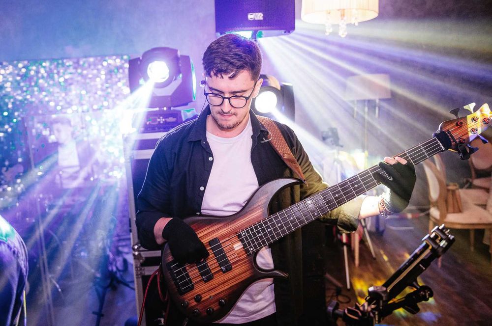 Cursuri/Lectii/Meditatii Chitara si Chitara Bass