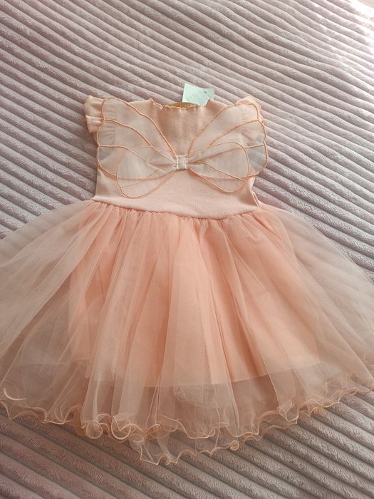 Продам платье для девочки на 3 года