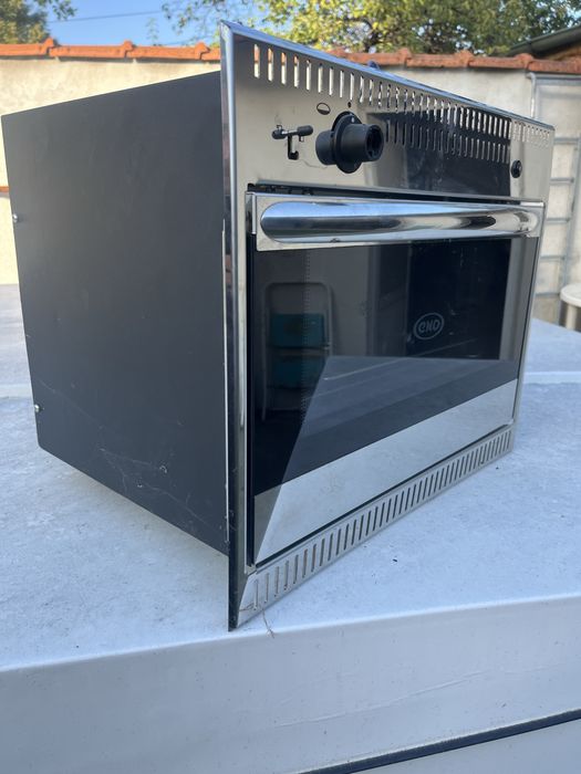 Газова фурна за каравана или кемпер