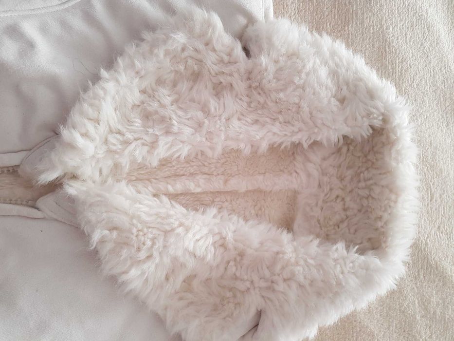 Geaca alba cu blanita, marimea 36 / S