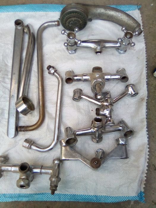 Сантехника смесителя разные