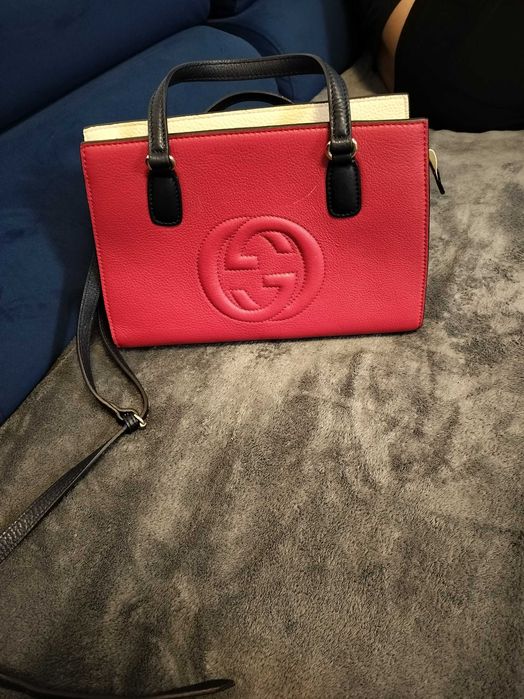 Vând geanta gucci la jumătate de preț în stare buna