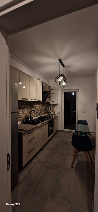 Inchiriez garsonieră 38mp utili 10minute metrou