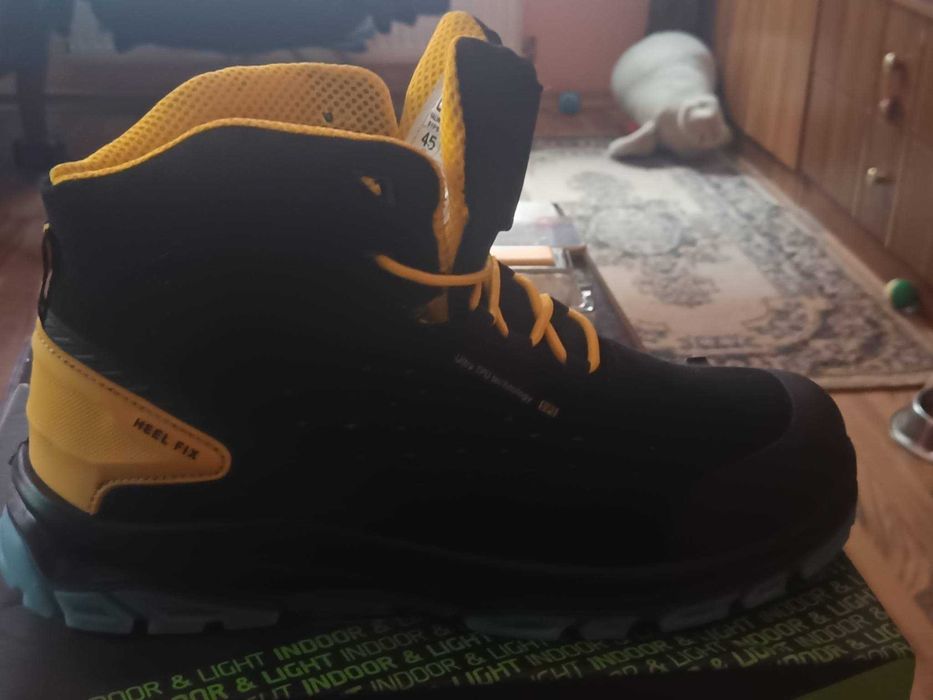 Bocanci de lucru si prelungitor rola