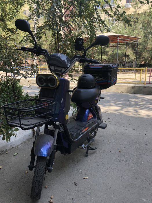 Elektro skutir yangi olib haydalgan