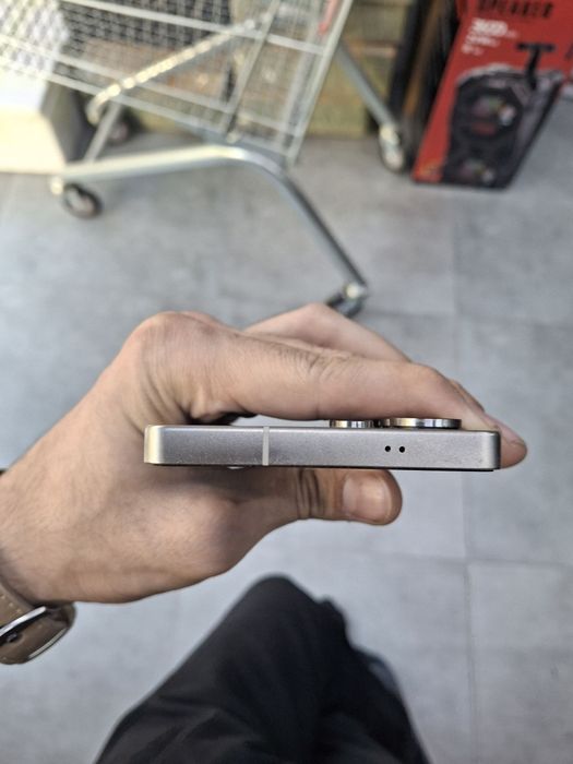 Samsung galaxy S 25 Ultra . 12/256 Память .