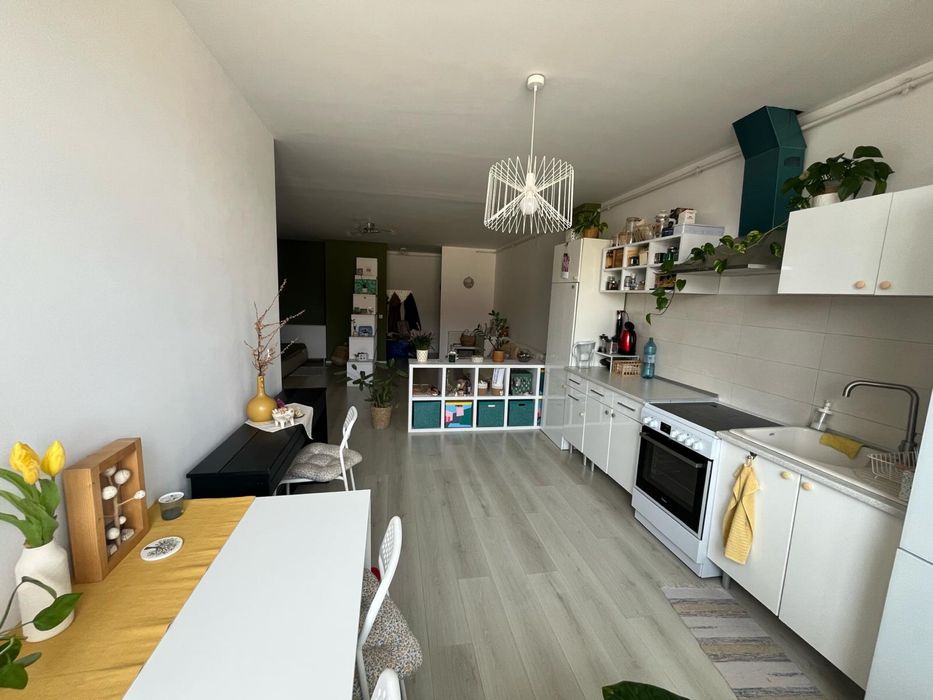 Închiriez apartament 1 cameră- studio