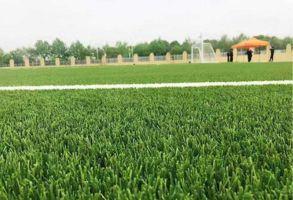 Искусственный газон от производителя. Сунъий чим ишлаб чикарувчидан.