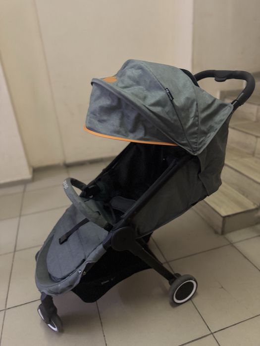 Продам прогулочную коляску