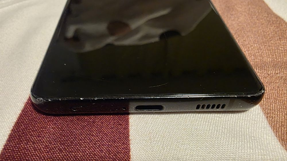Vand sau schimb Samsung S21 Ultra 128 gb si 12 gb ram cu husa si cablu