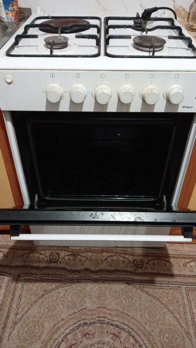Продам газовую плиту