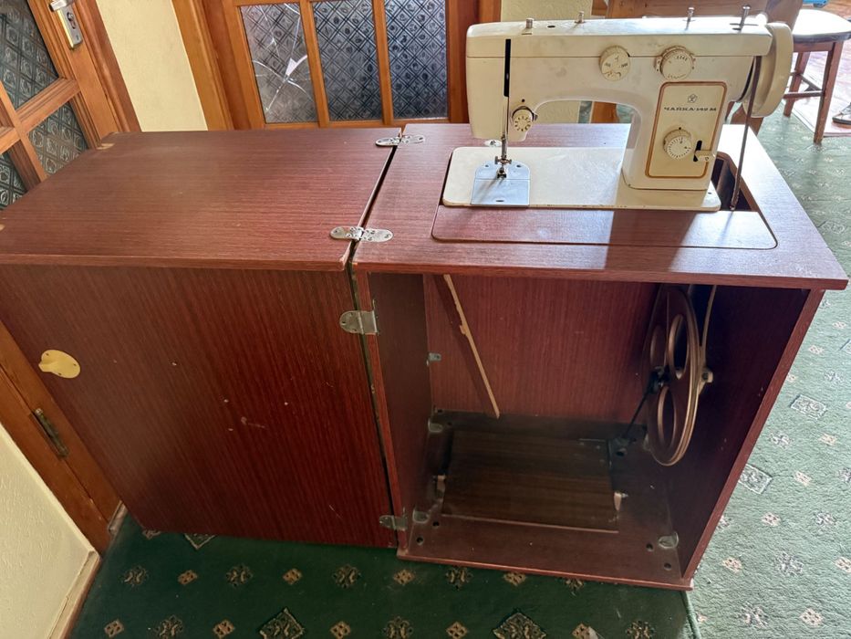 Срочно продам швейную машинку «Чайка»