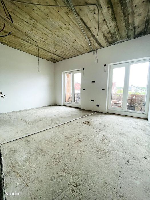 Casǎ de vânzare 7 camere P+E Sânmartin
