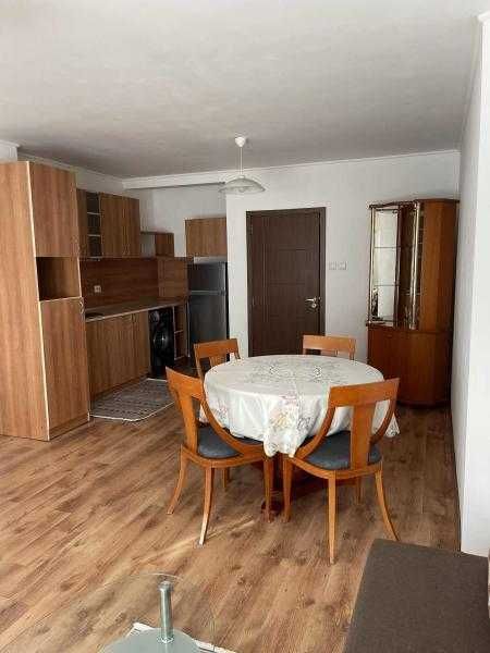 Двустаен апартамент под наем в к-с Възраждане