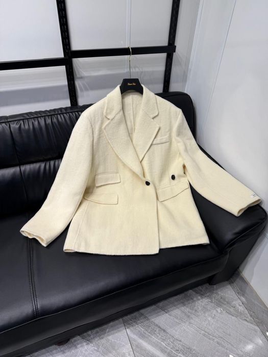 Продам пальто новое