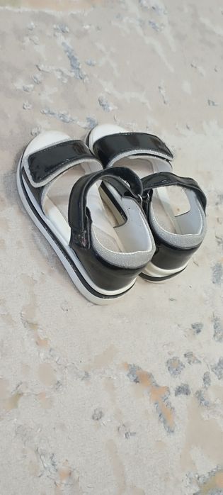 Детские кросовки и сандали