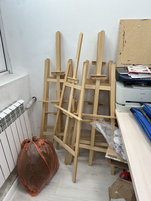 Продам мольберты 9 штук по 5 тыс