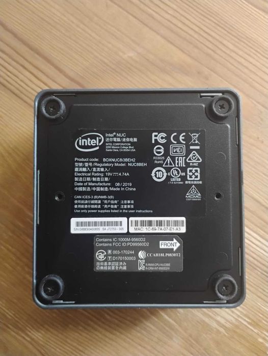 Mini PC Intel BOXNUC8i3BEH2 (fără cablu de alimentare)