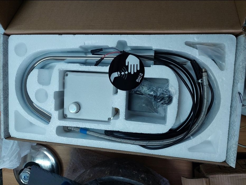 Електронен смесител за умивалник