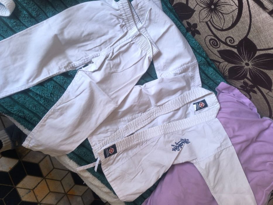 Продам кимоно для карате