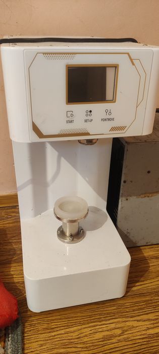 Продам аппарат для закручивание алюминиевой крышки рабочий