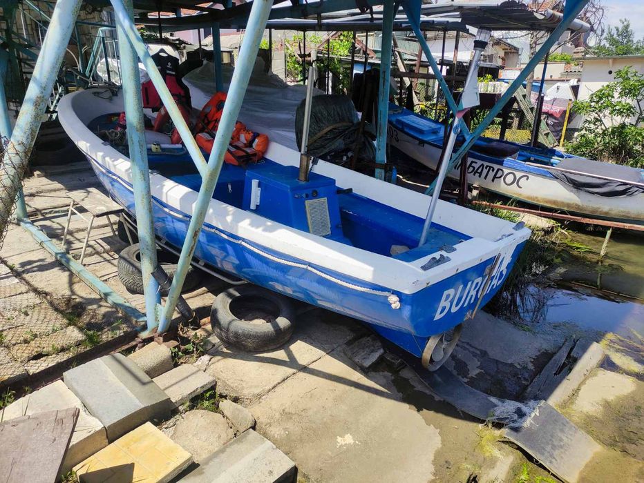 Лодка от стъкломат